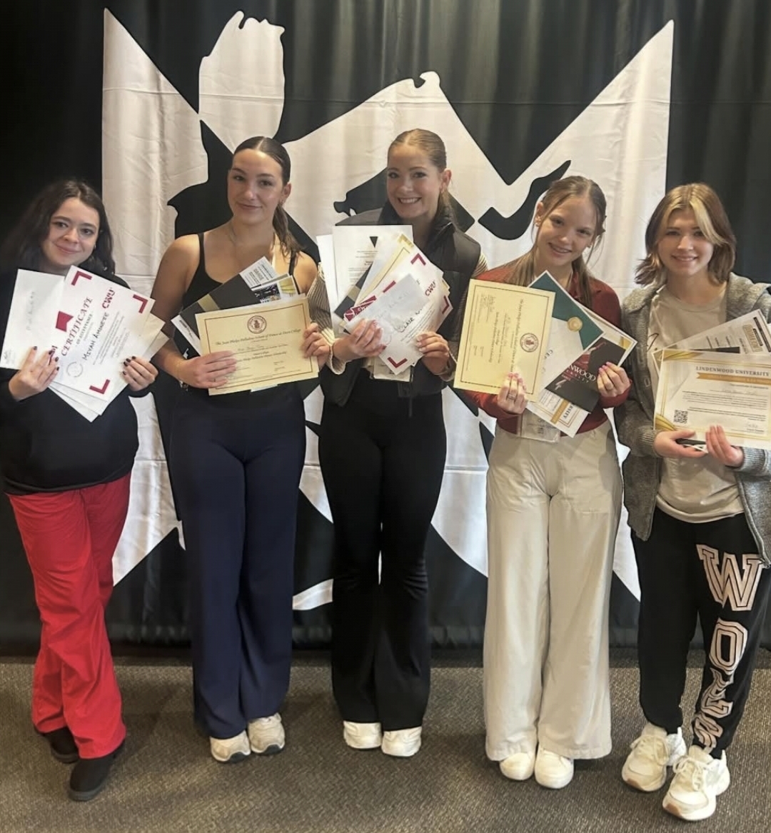 (From left to right)
Miyah Amonette, Bayli Fuchs, Claire Koch, Madelyn Orr, and Katie Martin.
The students that received scholarships on the trip.
From courtesy of Liberty Dance program.